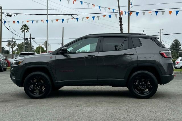 Used 2023 Jeep Compass Trailhawk w/ Sun and Sound Group AWD/4WD image 7