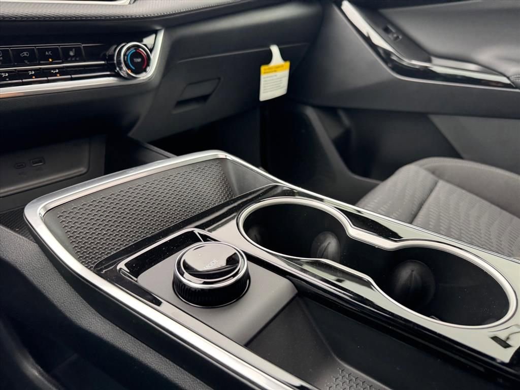 New 2026 Chevrolet Equinox LT w/ Midnight Edition FWD image 17