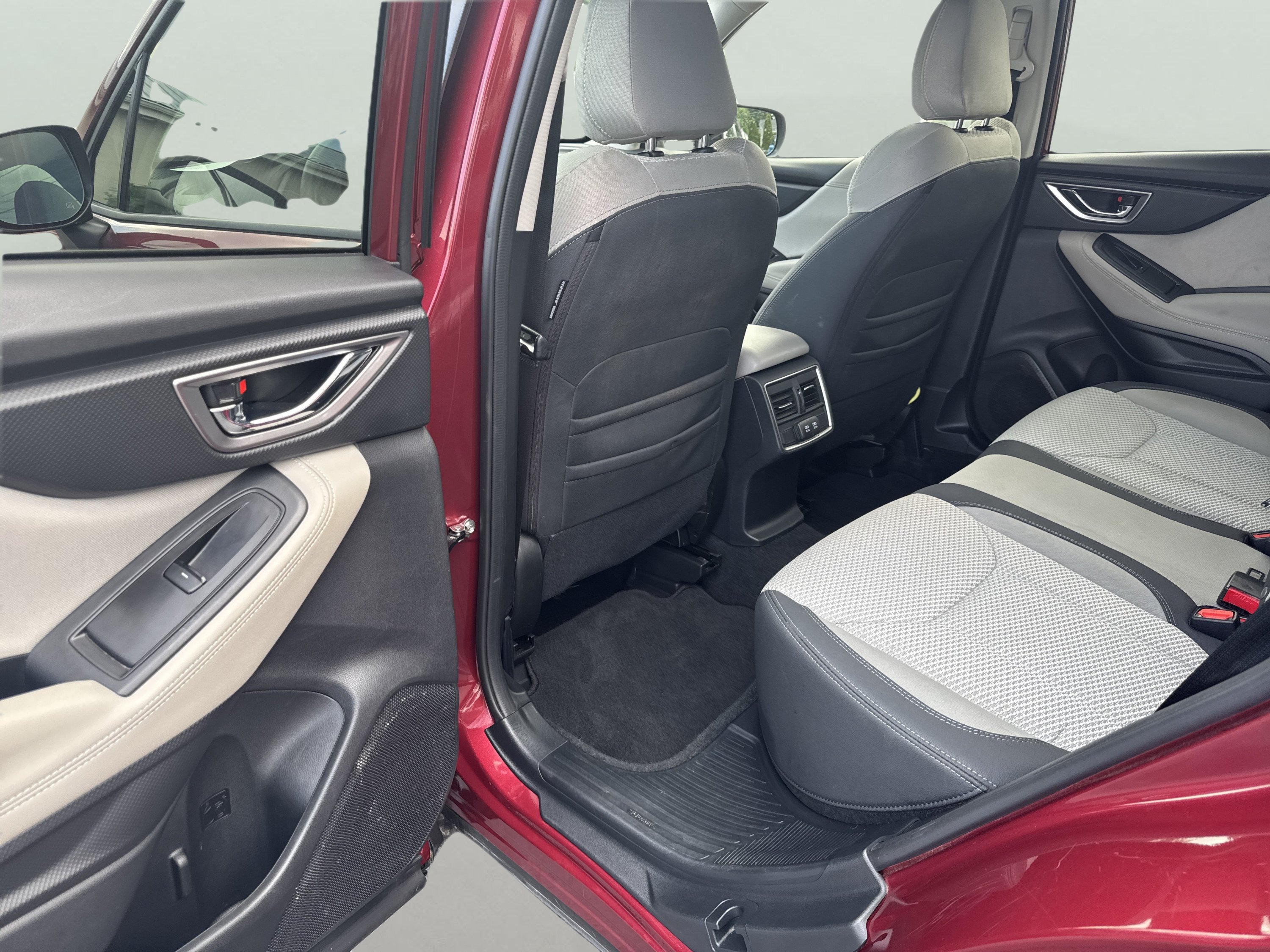 Used 2024 Subaru Forester Premium AWD/4WD image 19