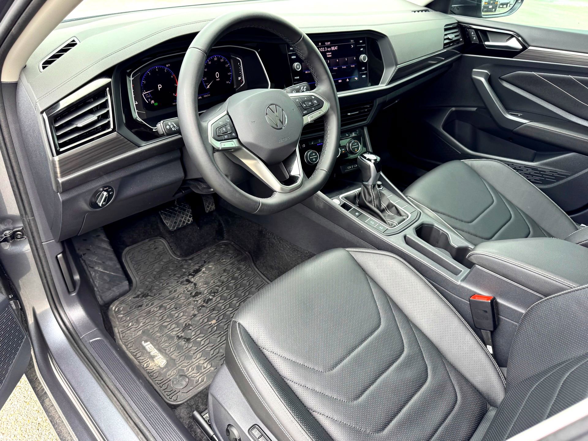 Used 2024 Volkswagen Jetta SEL FWD image 12