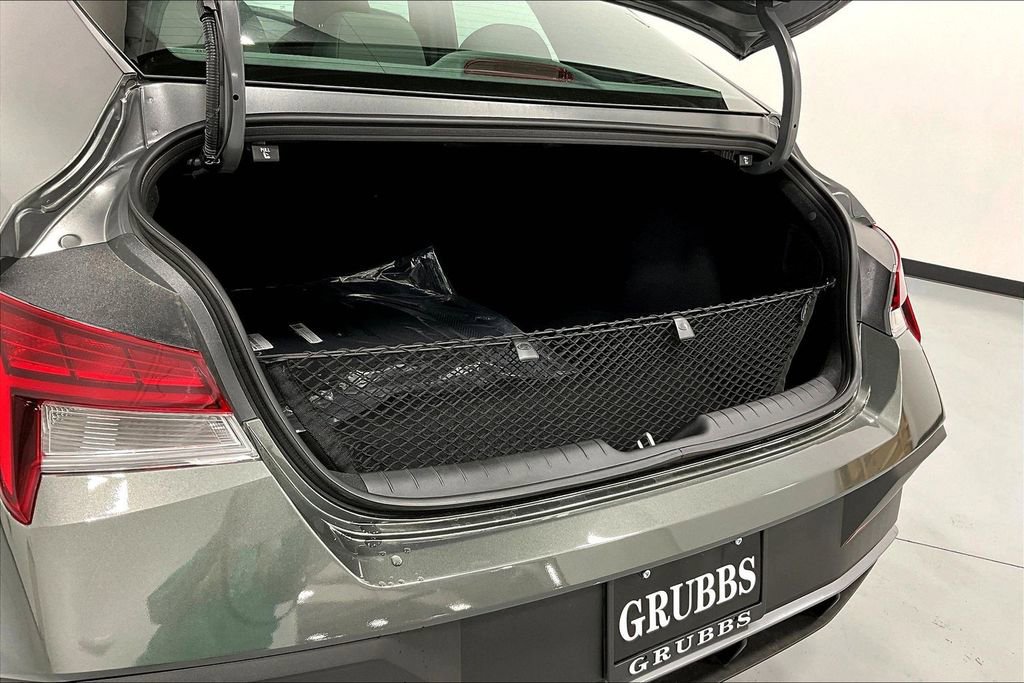 New 2026 Hyundai Elantra Blue FWD image 31