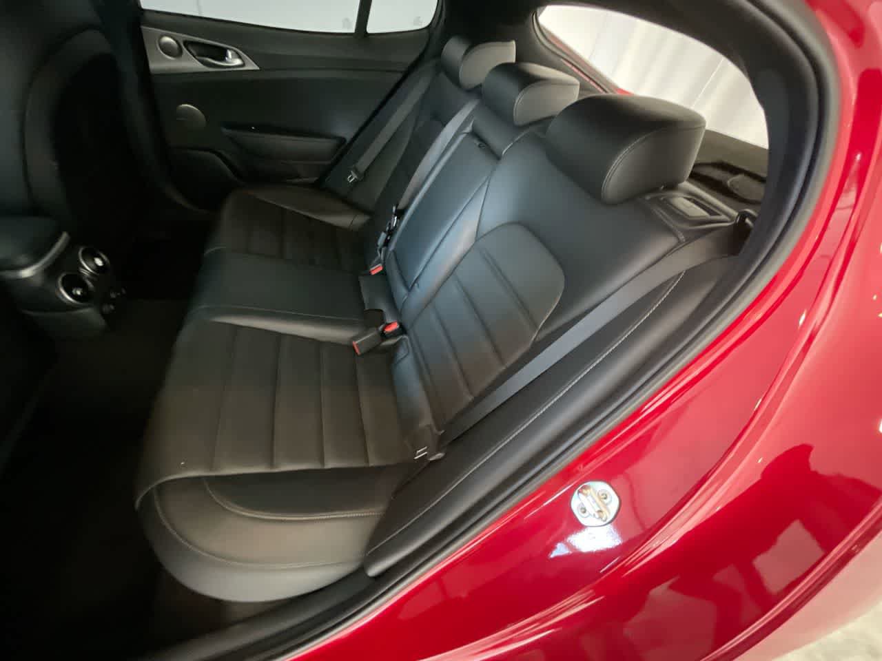 Used 2018 Kia Stinger GT2 AWD/4WD image 23