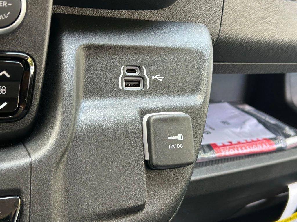New 2025 RAM ProMaster 3500 w/ Crew Van Package image 50