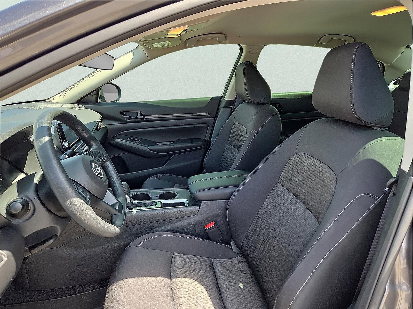 Used 2024 Nissan Altima 2.5 S image 12