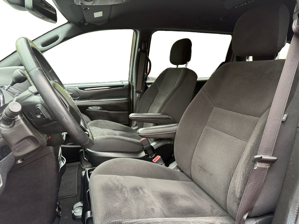 Used 2018 Dodge Grand Caravan SE FWD image 9
