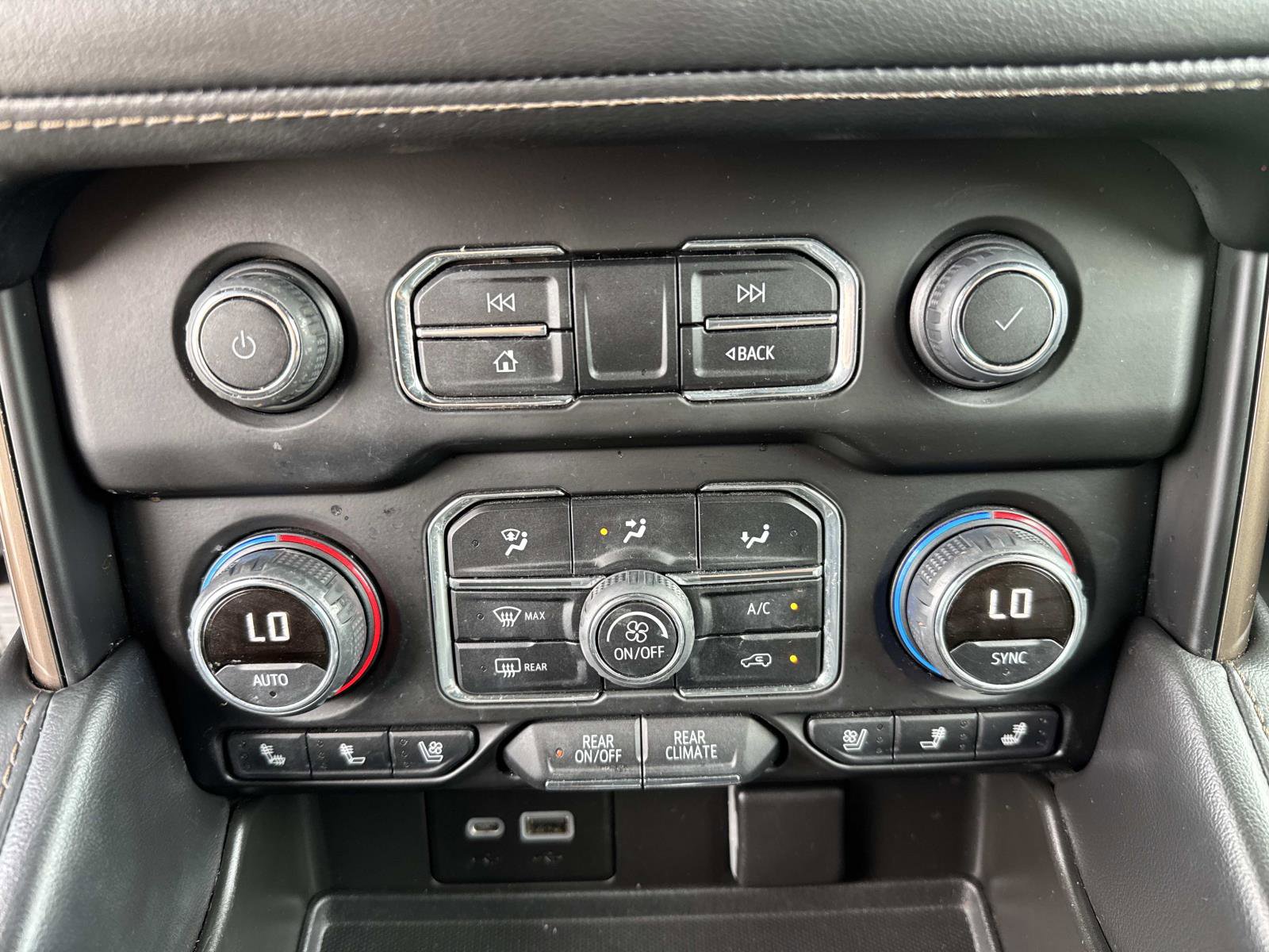 Used 2022 Chevrolet Tahoe High Country AWD/4WD image 32