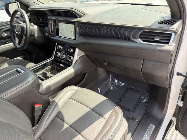 Used 2023 GMC Yukon XL Denali w/ Denali Reserve Package RWD image 29