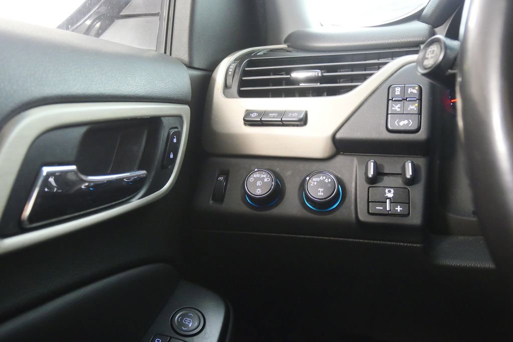 Used 2018 GMC Yukon Denali image 18