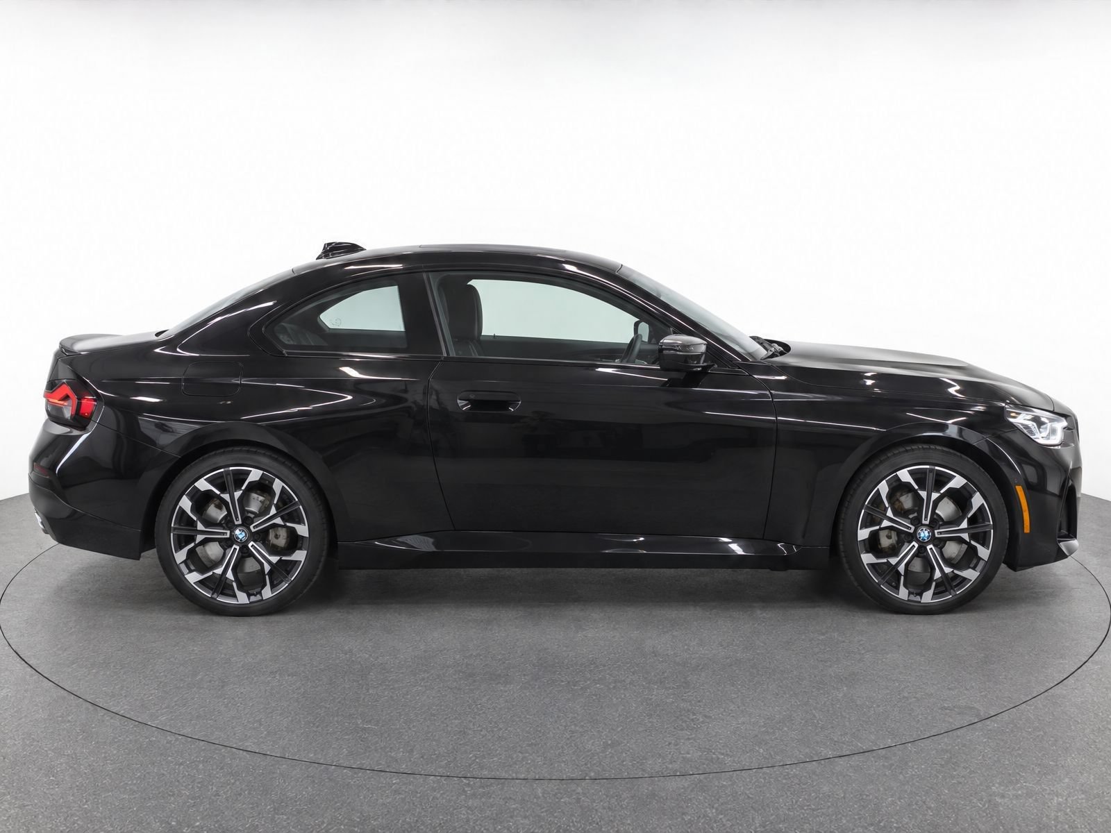 Certified 2025 BMW 230i Coupe RWD image 4