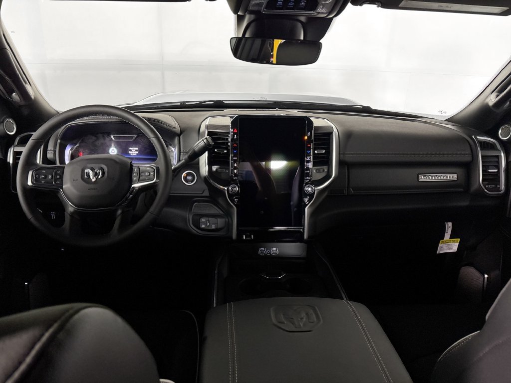 New 2026 RAM 2500 Laramie AWD/4WD image 12