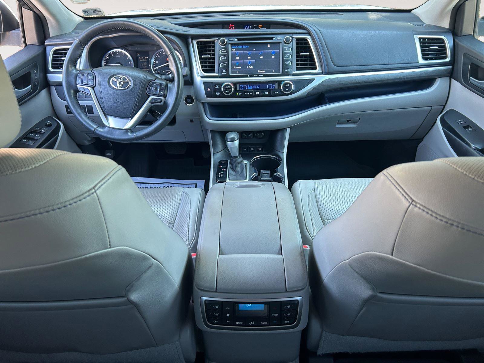 Used 2017 Toyota Highlander Limited Platinum image 10