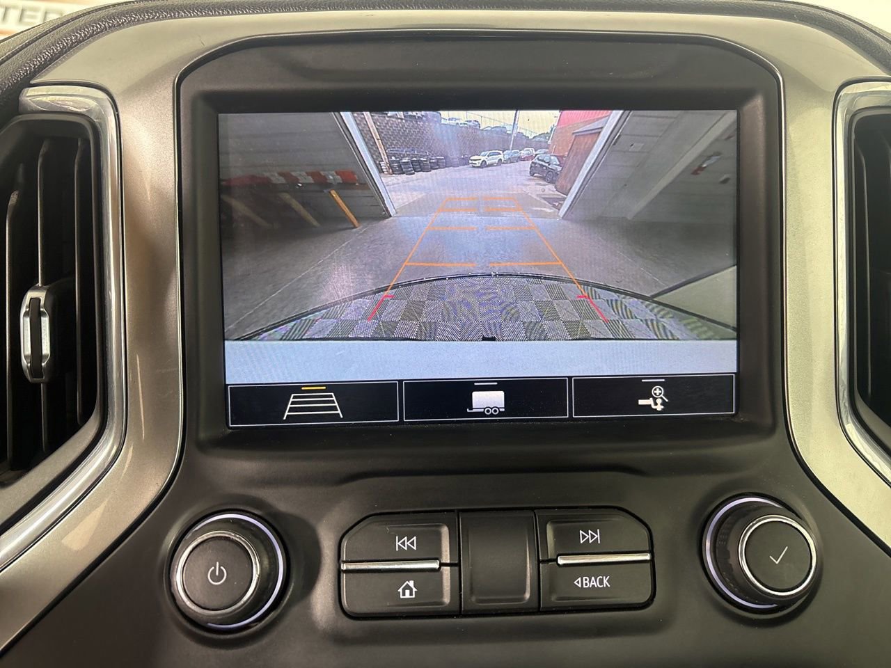 Used 2020 Chevrolet Silverado 1500 LT Trail Boss AWD/4WD image 18