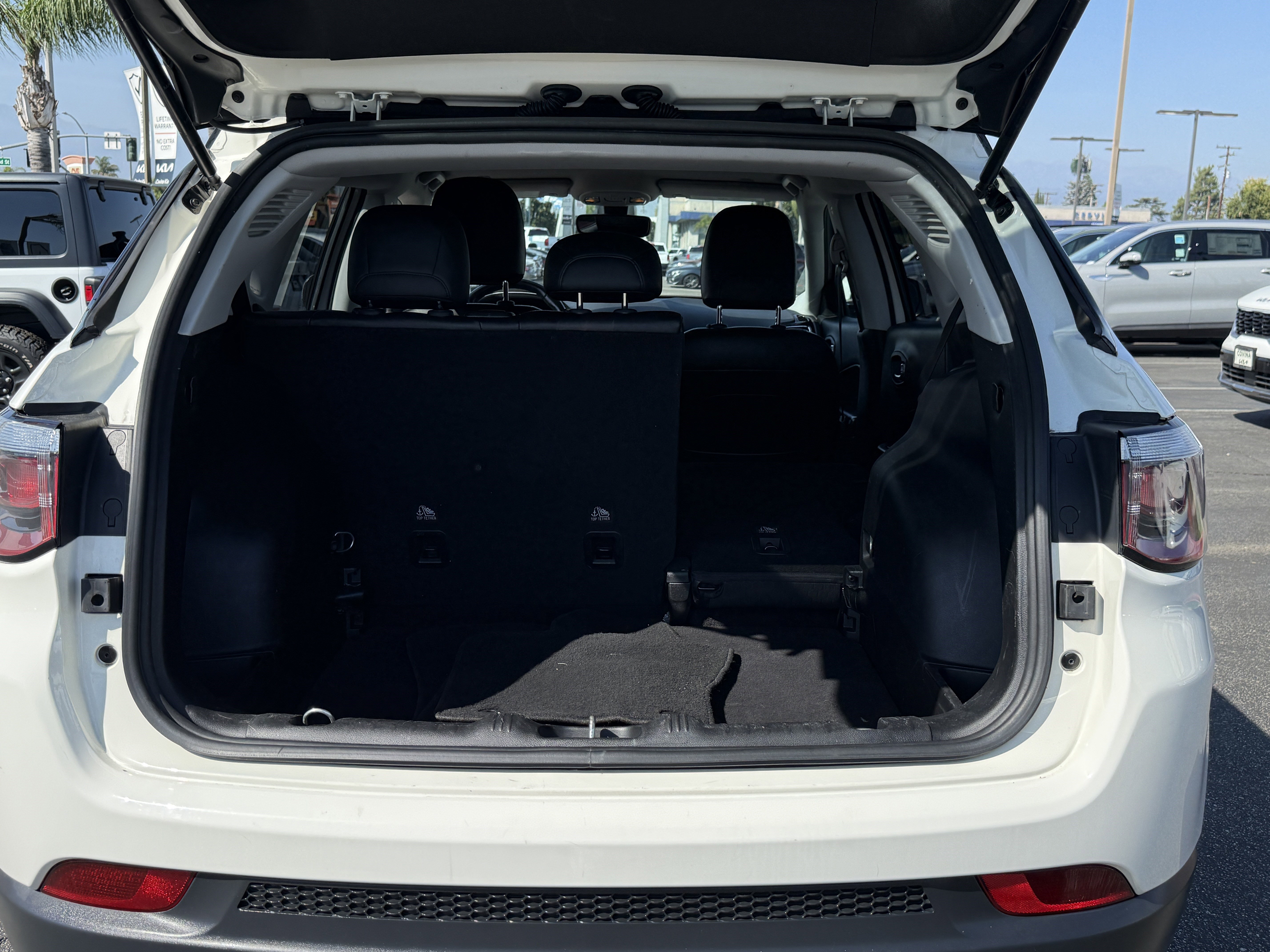 Used 2018 Jeep Compass Altitude w/ Popular Equipment Group image 10