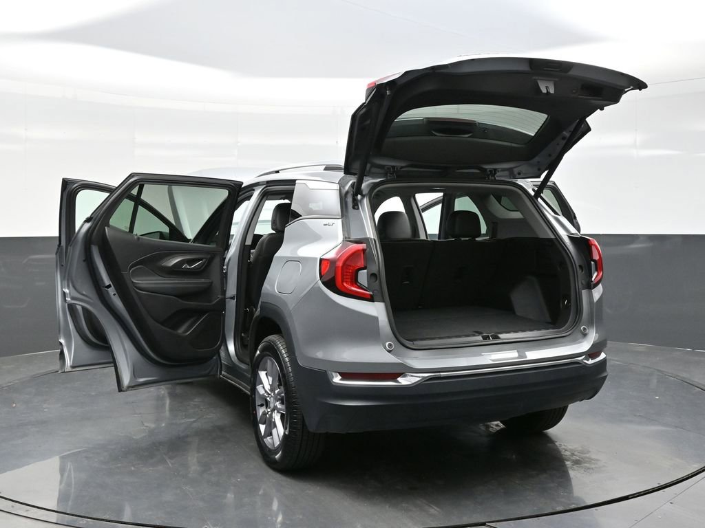 Used 2024 GMC Terrain SLT image 40