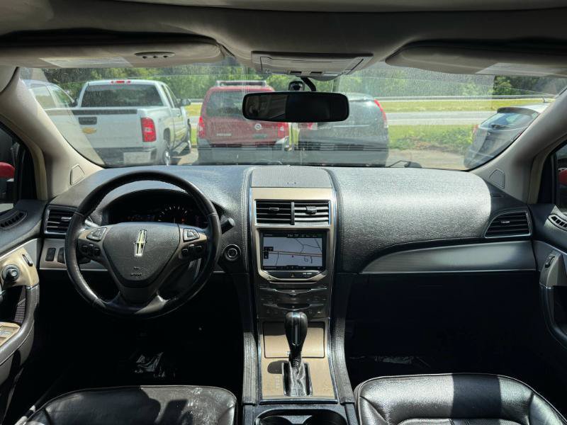Used 2012 Lincoln MKX AWD image 17