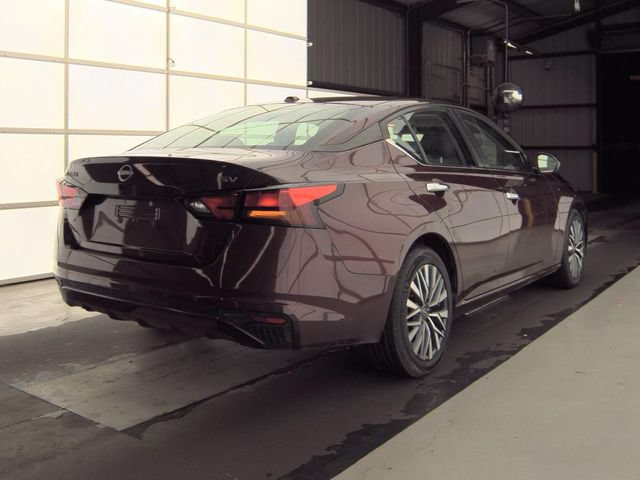 Used 2023 Nissan Altima 2.5 SV FWD image 10