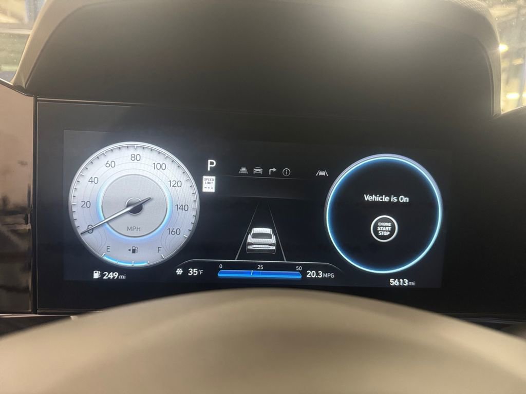 Certified 2024 Hyundai Elantra SEL image 17