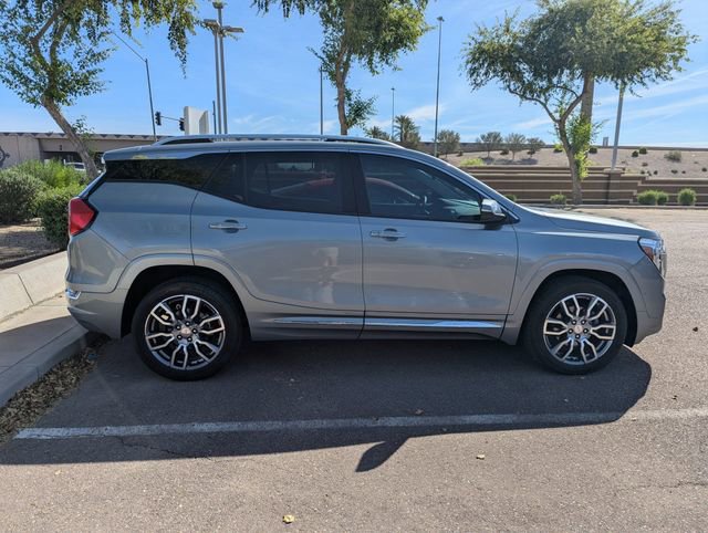 Used 2024 GMC Terrain Denali w/ Denali Premium Package image 4
