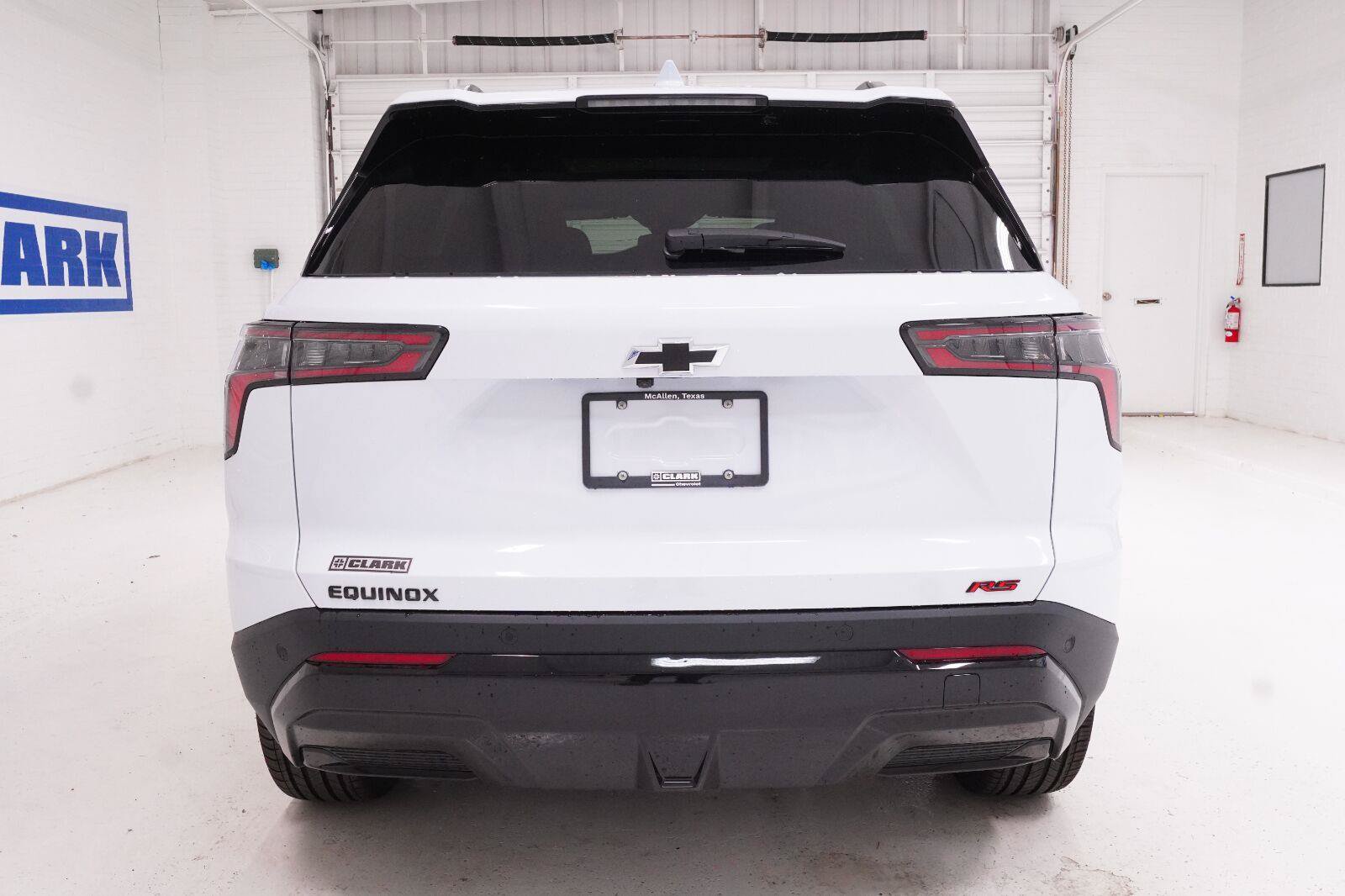 New 2027 Chevrolet Equinox RS FWD image 30