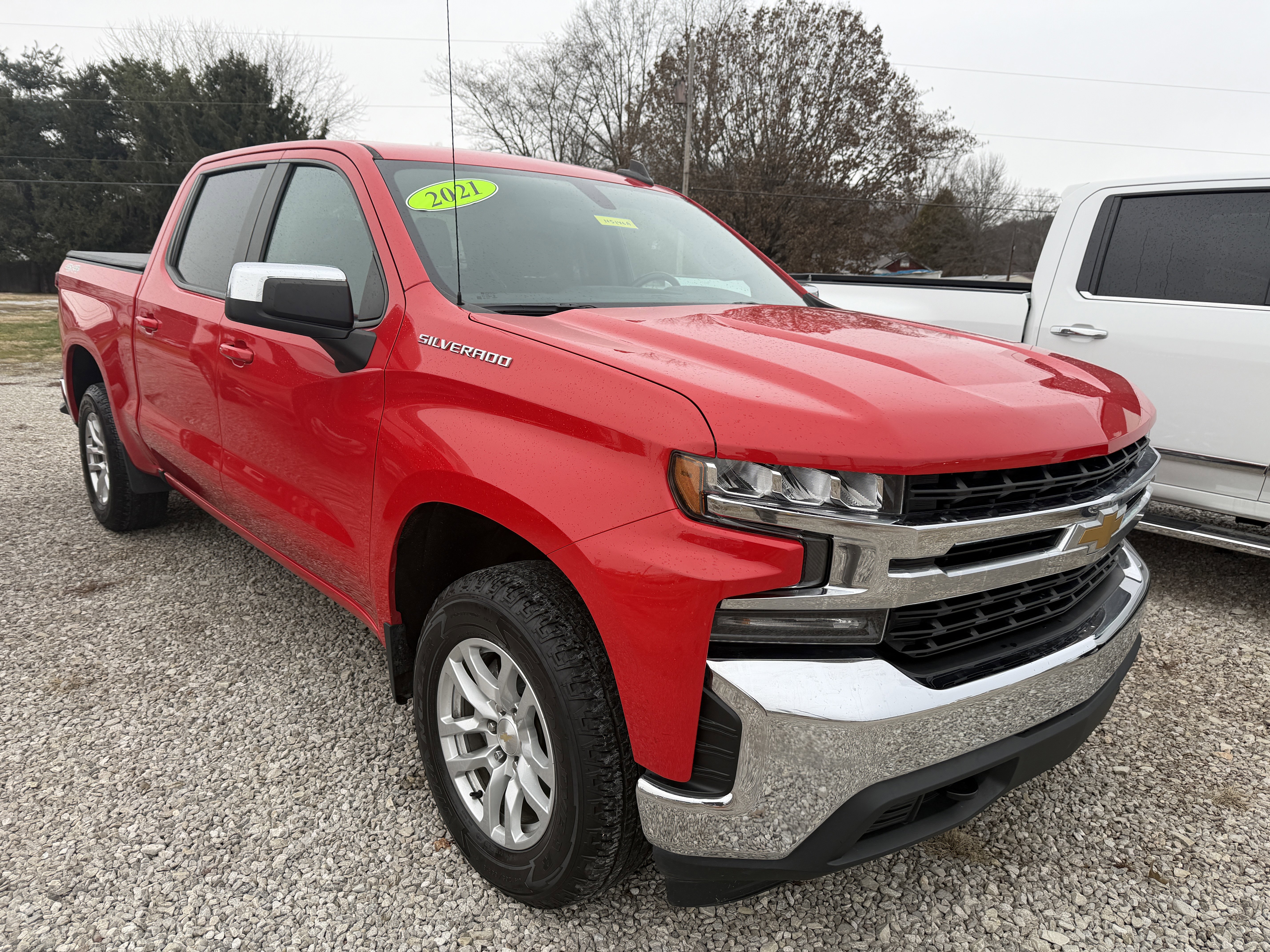 Used 2021 Chevrolet Silverado 1500 LT image 2