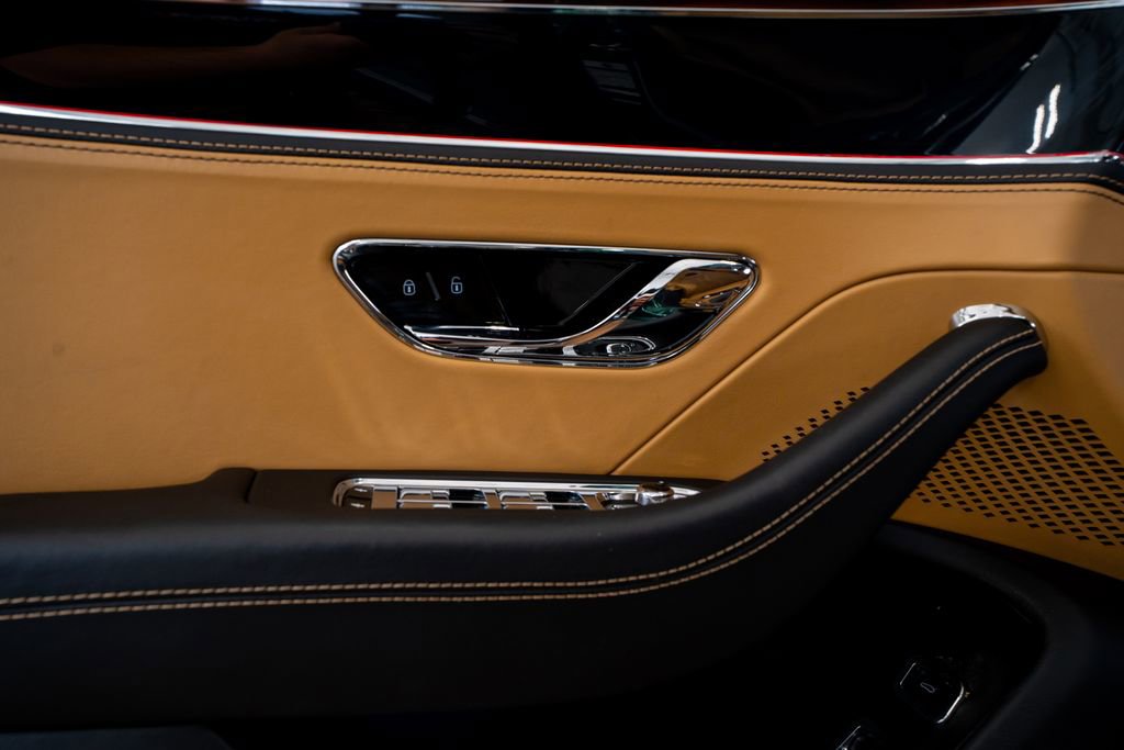 Used 2020 Bentley Flying Spur W12 image 31