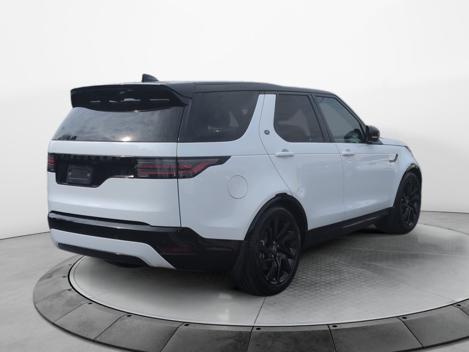 Certified 2025 Land Rover Discovery Dynamic SE AWD/4WD image 7
