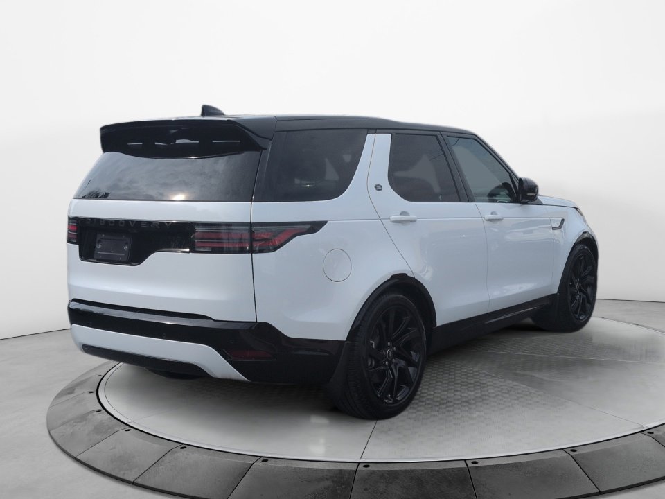 Used 2025 Land Rover Discovery Dynamic SE AWD/4WD image 7