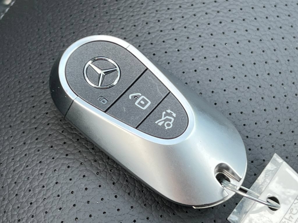 New 2025 Mercedes-Benz C 300 4MATIC Sedan image 32