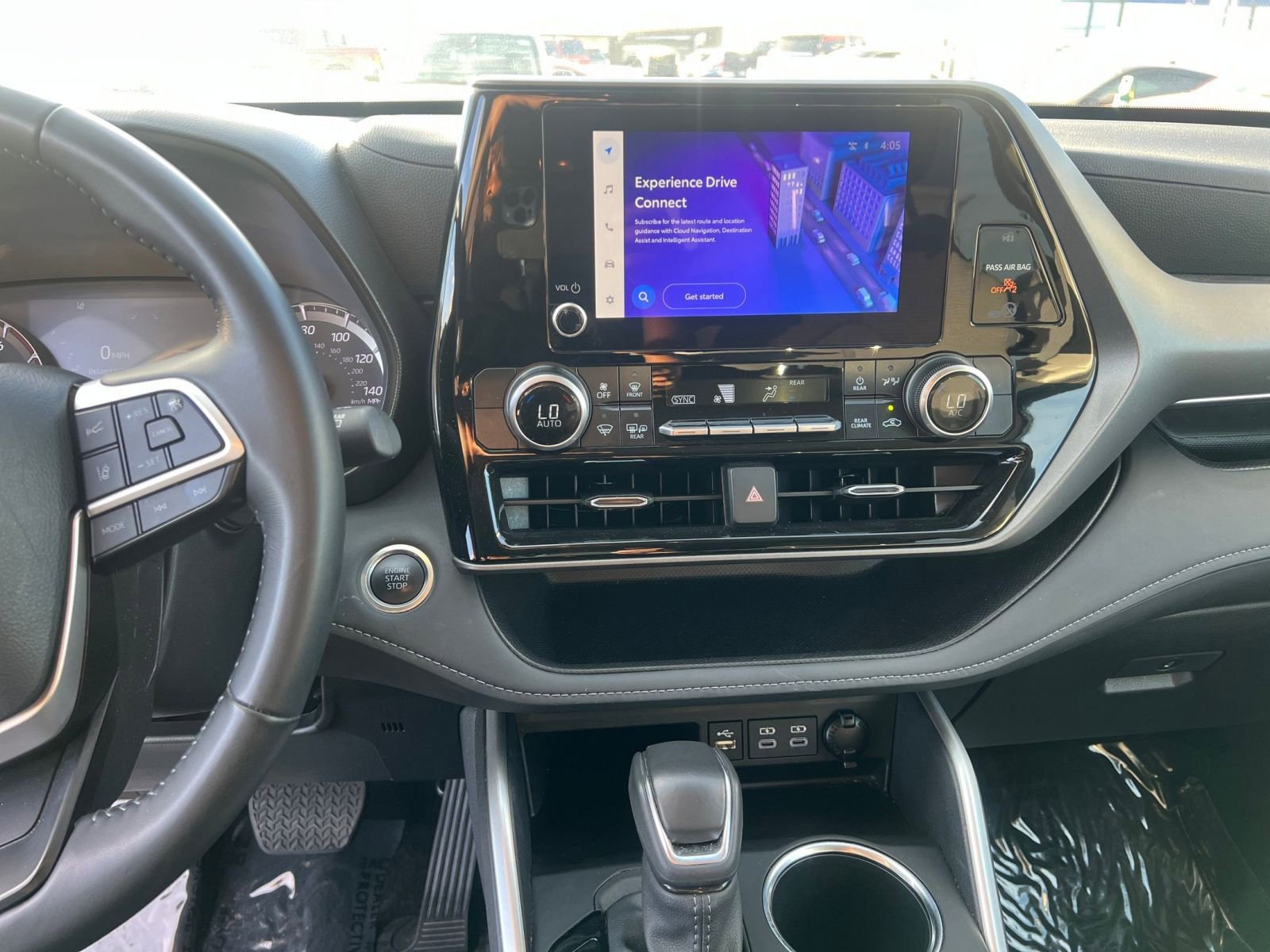 Used 2025 Toyota Highlander LE image 21