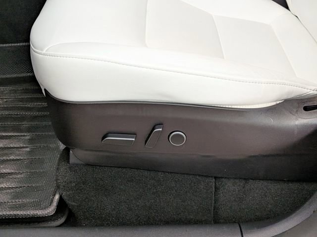 Used 2022 Tesla Model Y Performance image 14