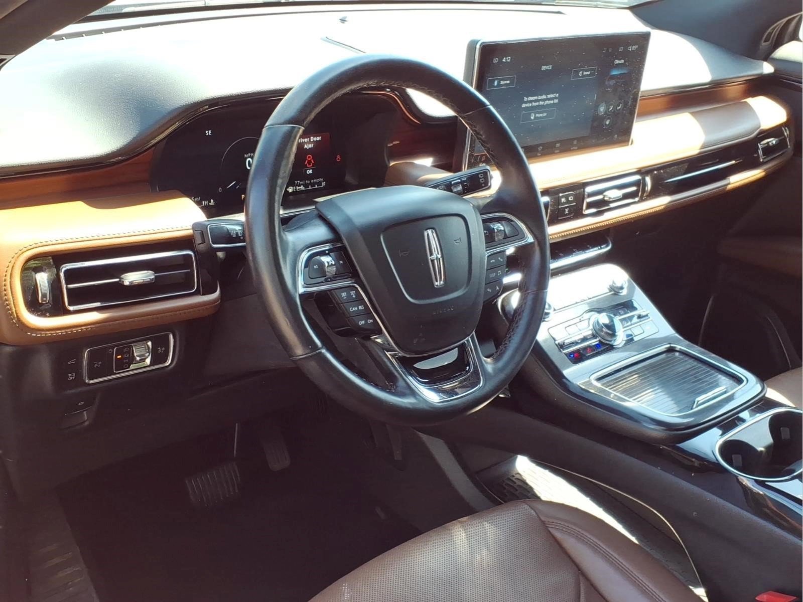 Used 2023 Lincoln Nautilus Reserve AWD/4WD image 14