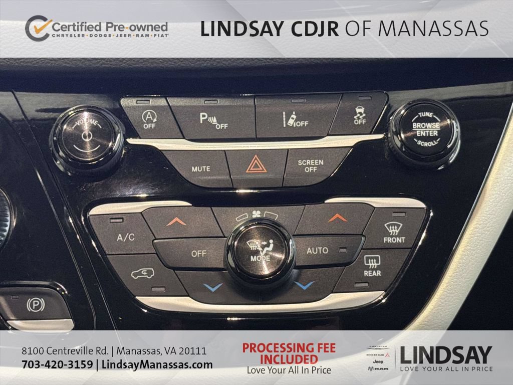 Used 2024 Chrysler Pacifica Touring-L FWD image 26