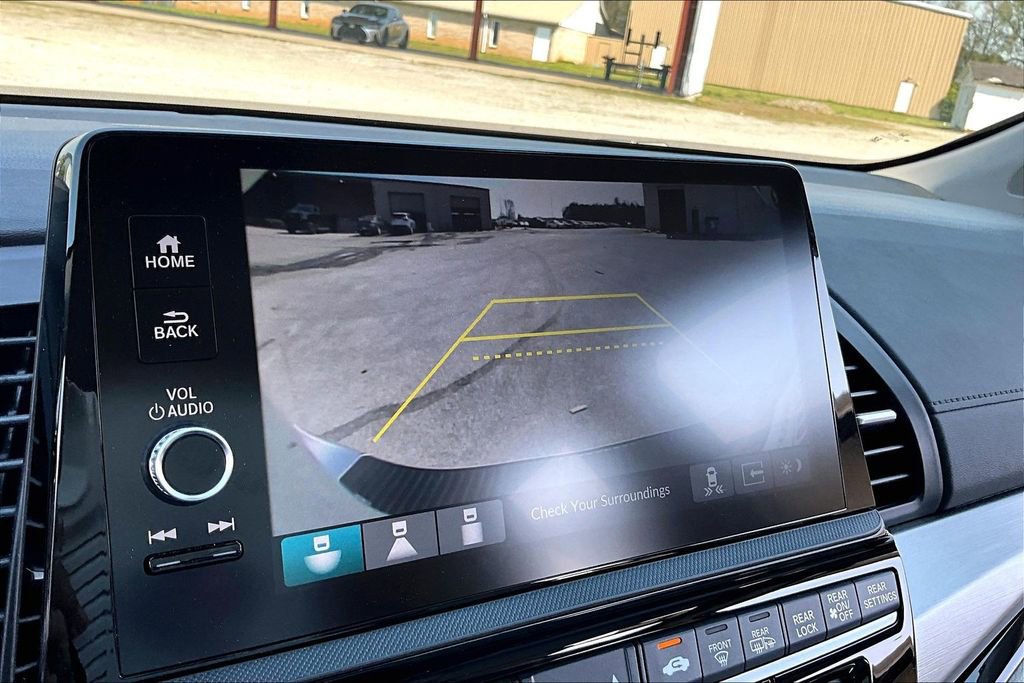 Certified 2025 Honda Odyssey Touring image 14