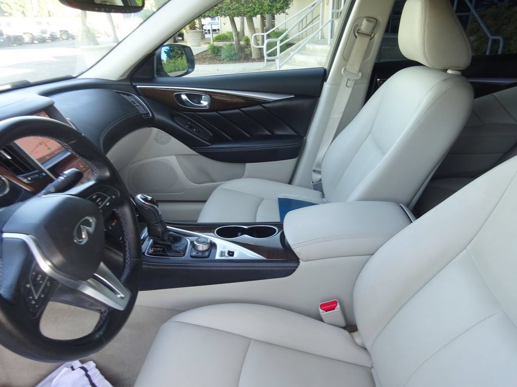 Used 2018 INFINITI Q50 Luxe w/ Essential Package (3.0T Luxe) RWD image 12