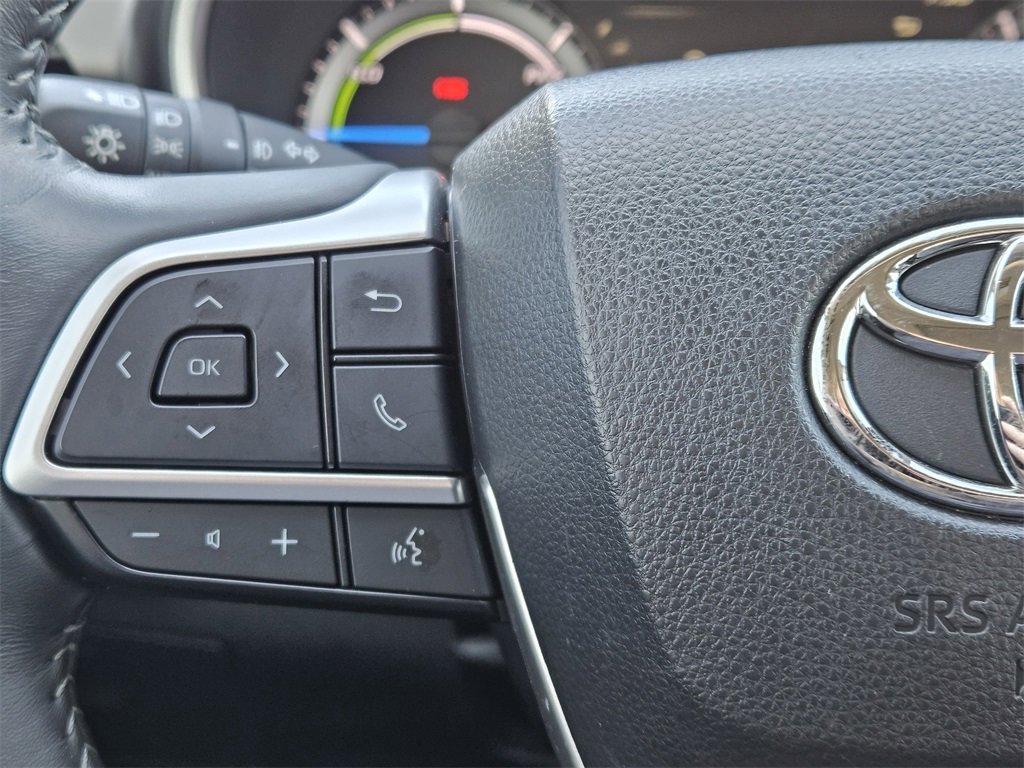 Certified 2023 Toyota Highlander XLE image 28