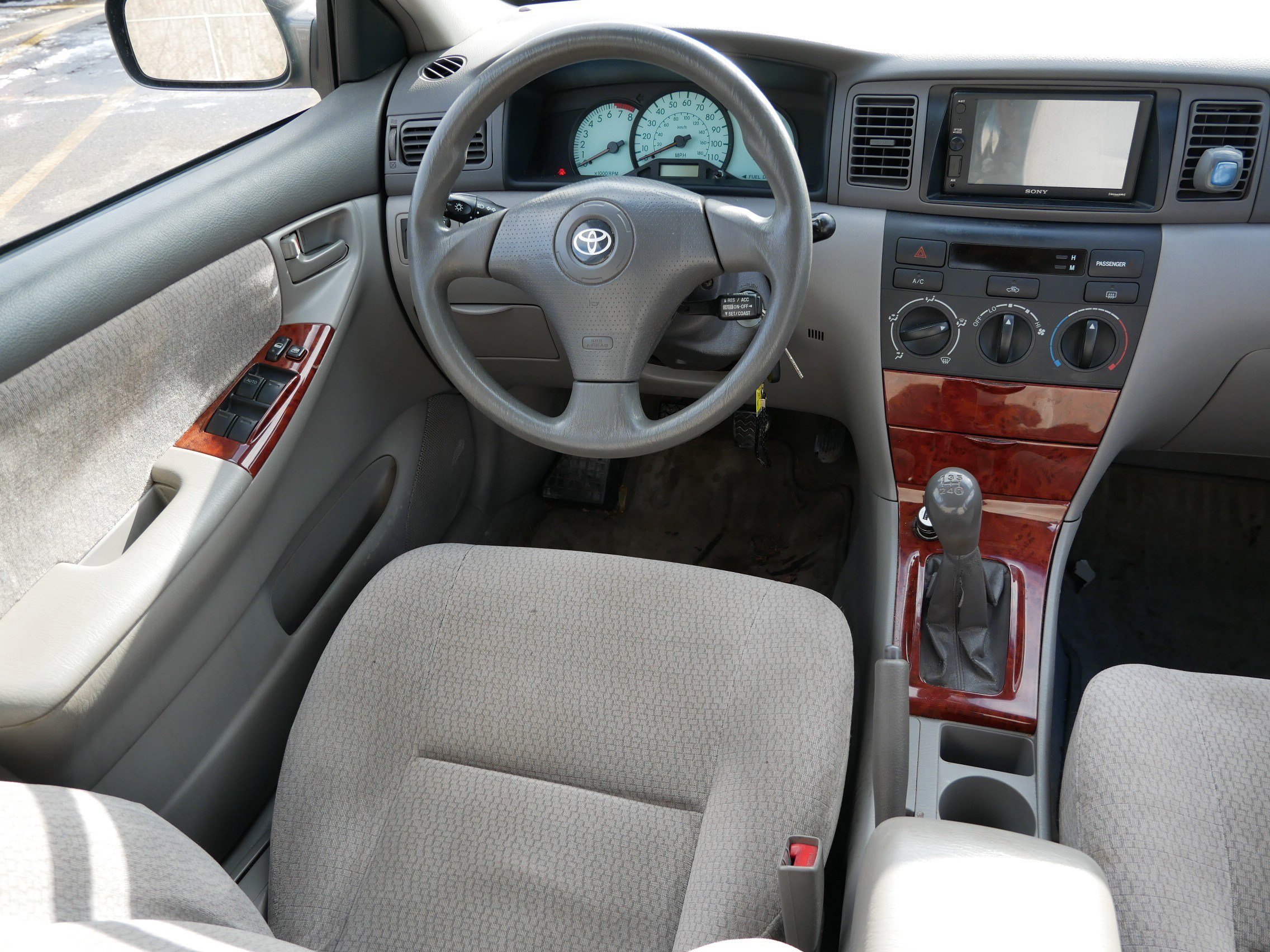 Used 2003 Toyota Corolla CE image 9