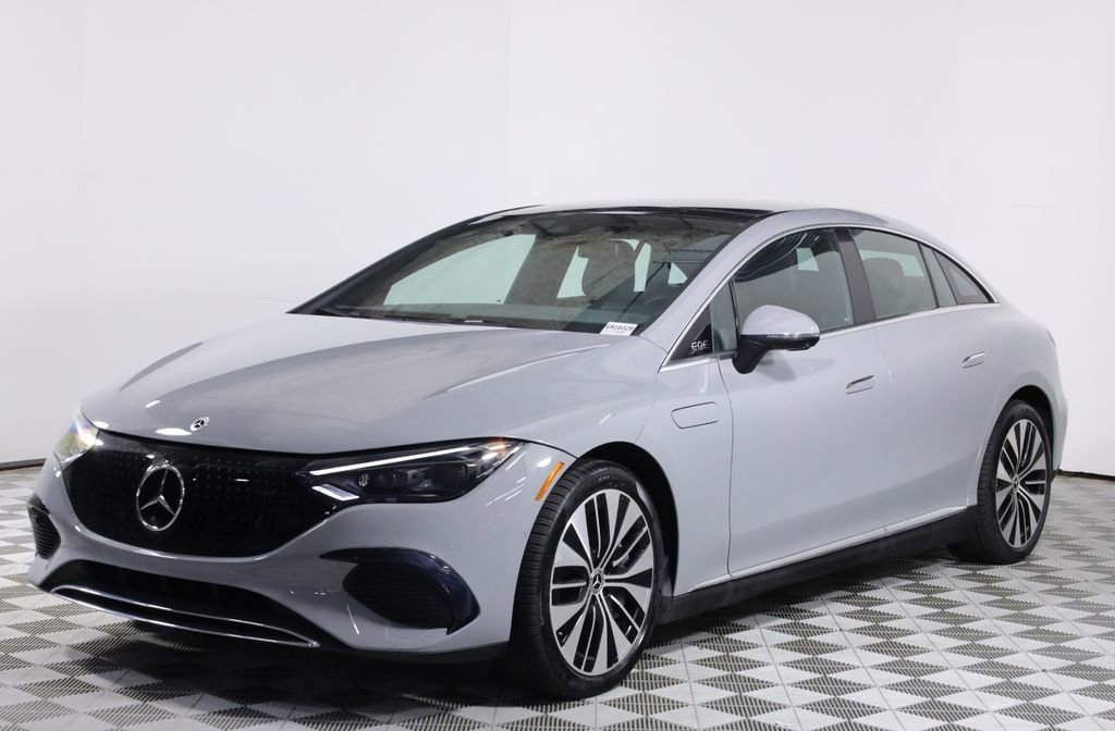 Used 2024 Mercedes-Benz EQE 350+ 4MATIC Sedan image 3