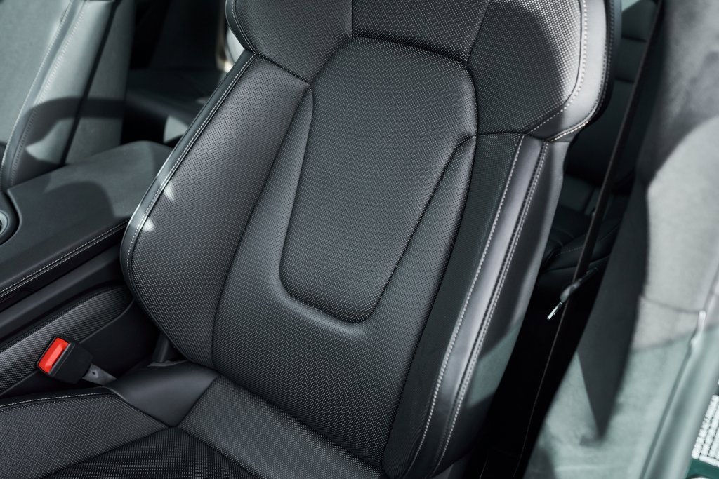 Used 2025 Porsche Taycan Turbo S w/ Premium Package image 49