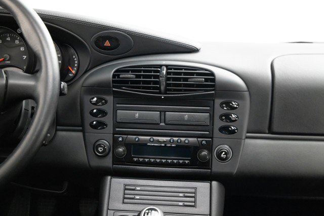 Used 2001 Porsche 911 Carrera image 30