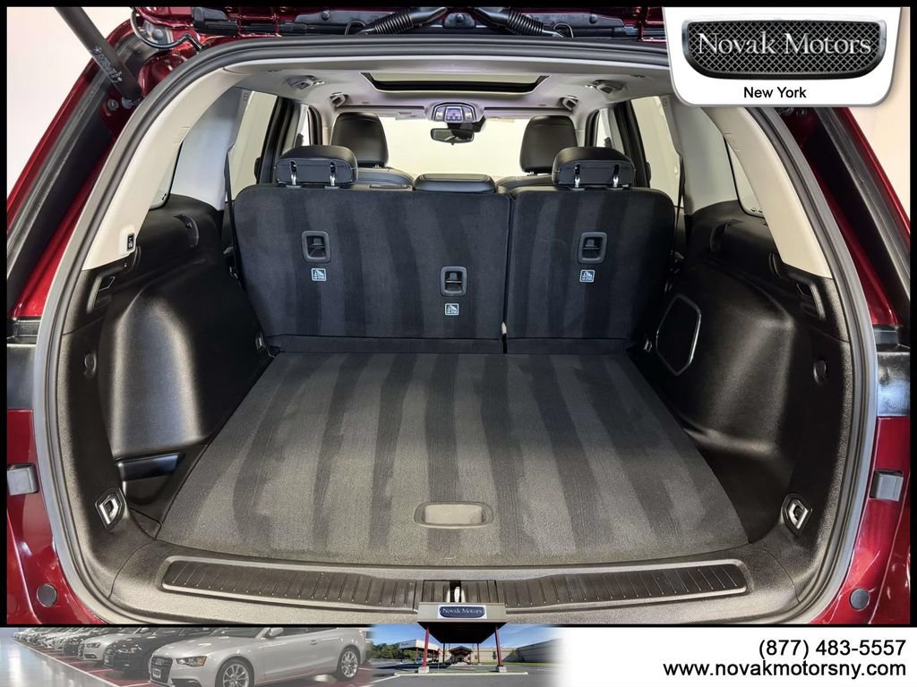 Used 2023 Jeep Grand Cherokee Limited AWD/4WD image 12