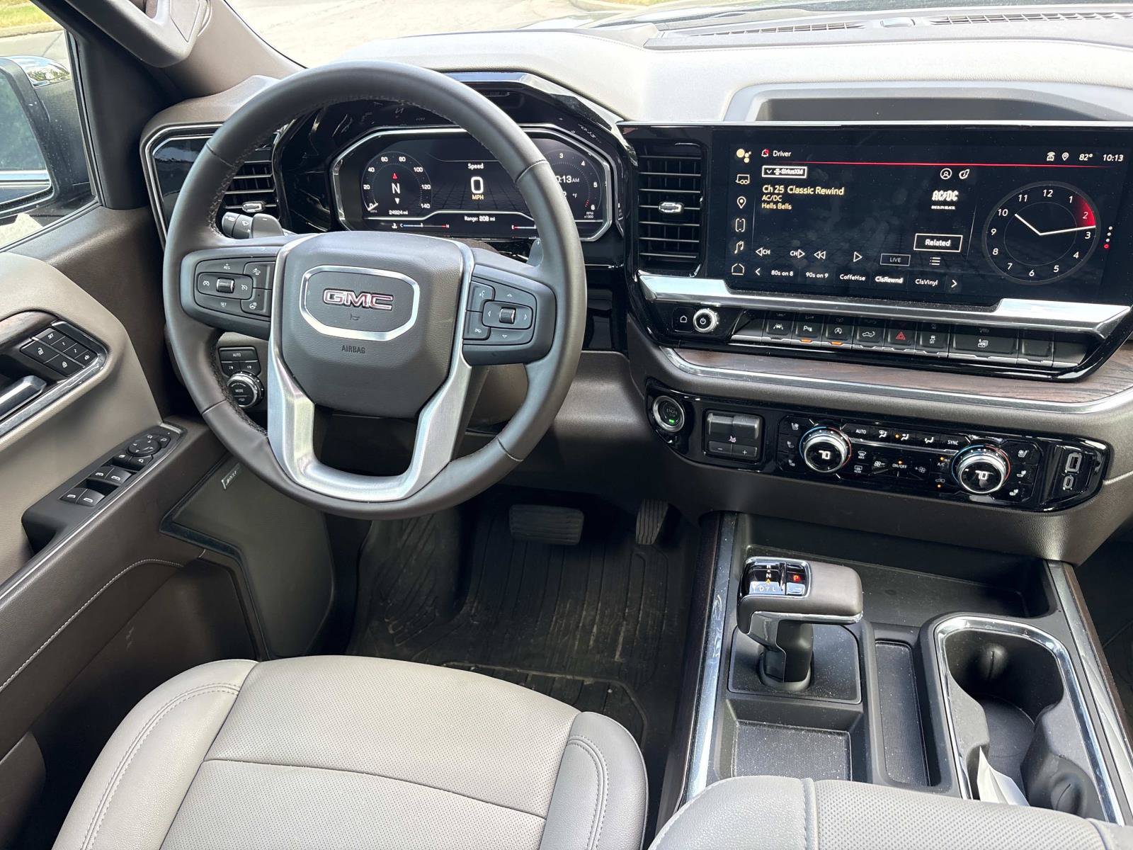 Used 2024 GMC Sierra 1500 SLT w/ SLT Premium Plus Package AWD/4WD image 29