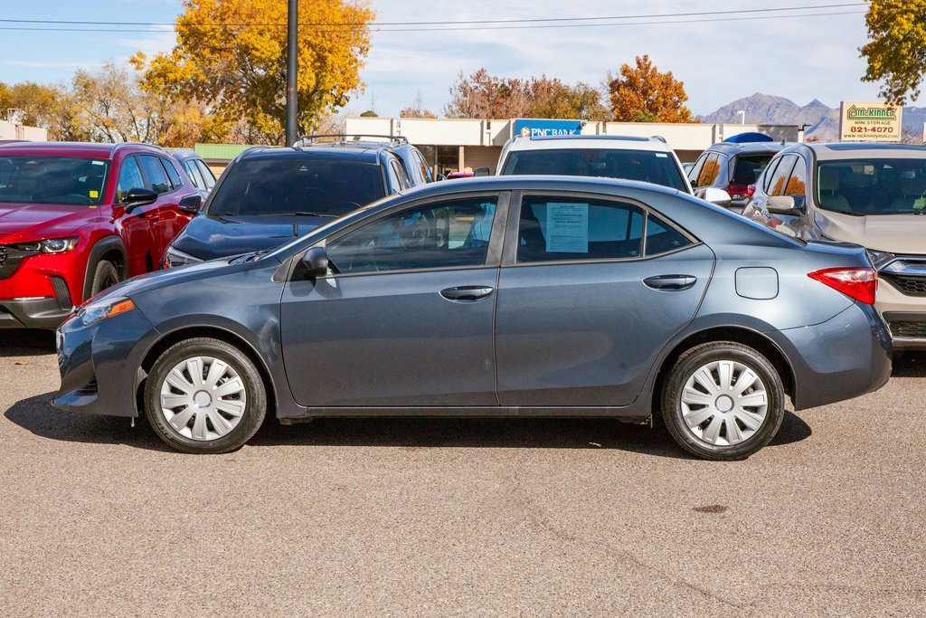 Used 2018 Toyota Corolla LE image 8