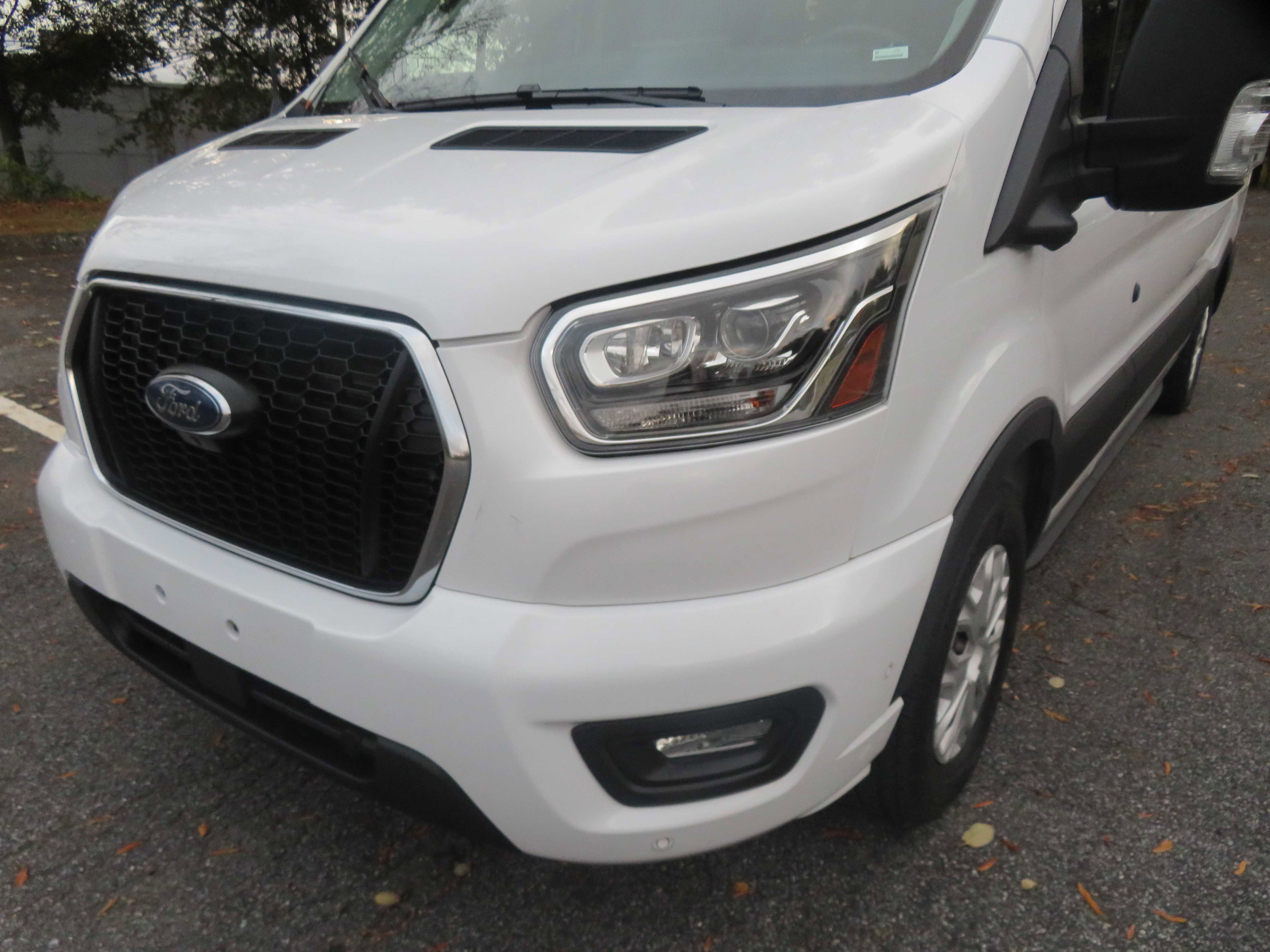 Used 2023 Ford Transit 350 XLT image 59