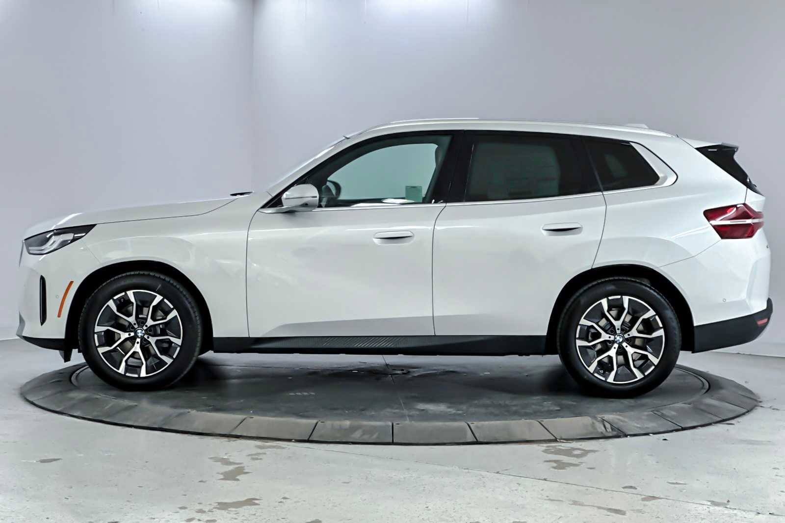 New 2026 BMW X3 xDrive30 w/ Premium Package image 5