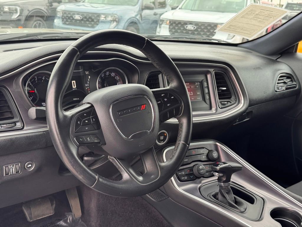 Used 2017 Dodge Challenger SXT RWD image 29