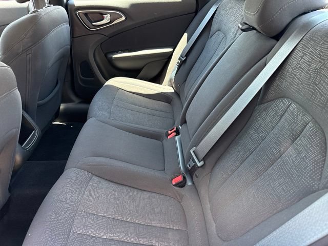 Used 2015 Chrysler 200 Limited FWD image 18