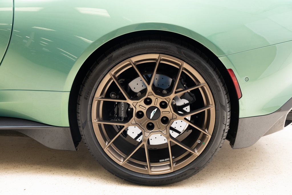 Used 2025 Aston Martin Vanquish image 46