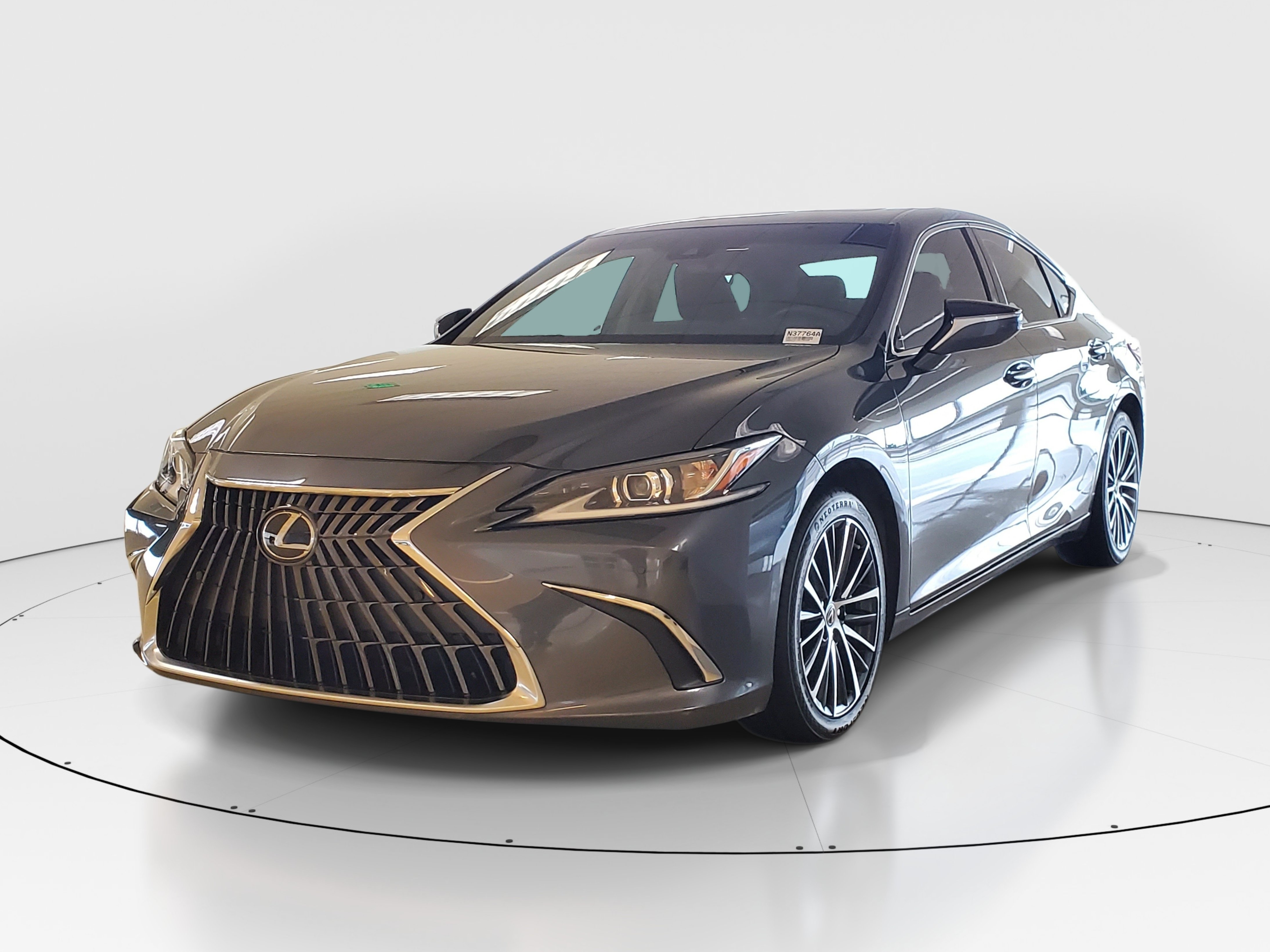 Used 2024 Lexus ES 350 w/ Premium Package FWD image 3