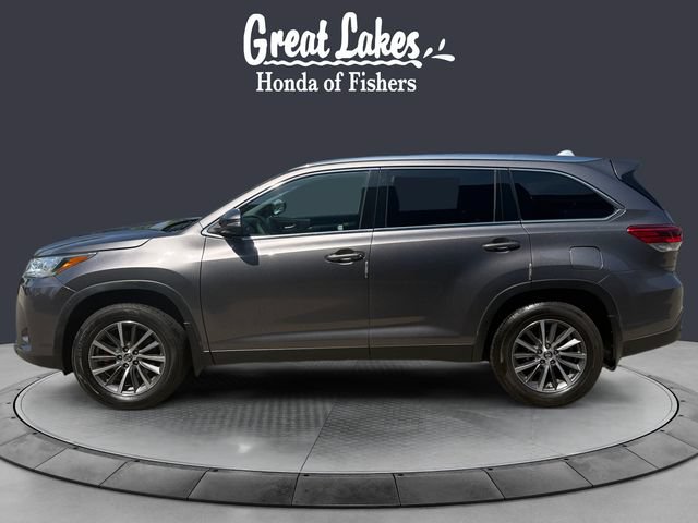 Used 2019 Toyota Highlander XLE AWD/4WD image 2