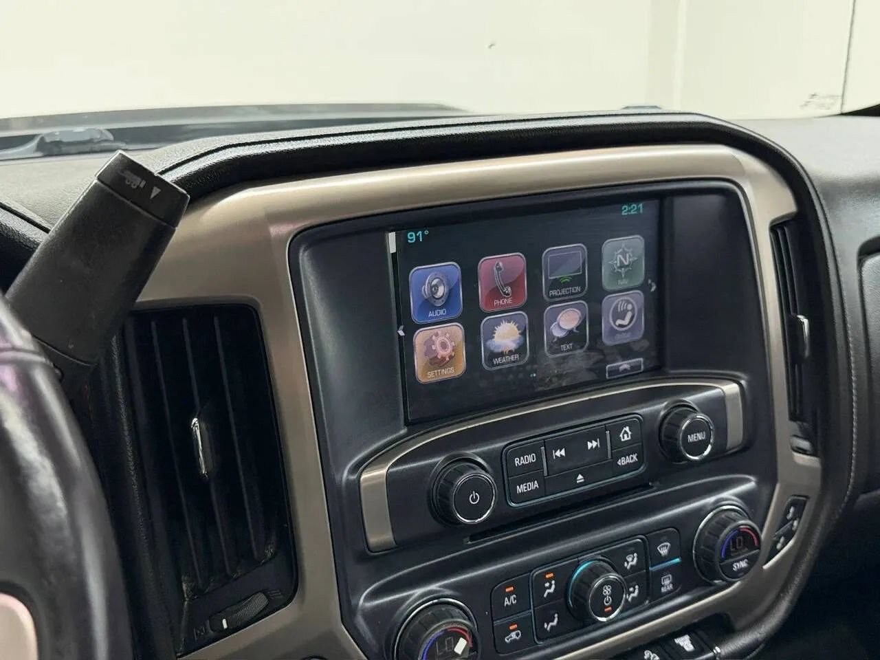 Used 2018 GMC Sierra 2500 Denali w/ Duramax Plus Package AWD/4WD image 18